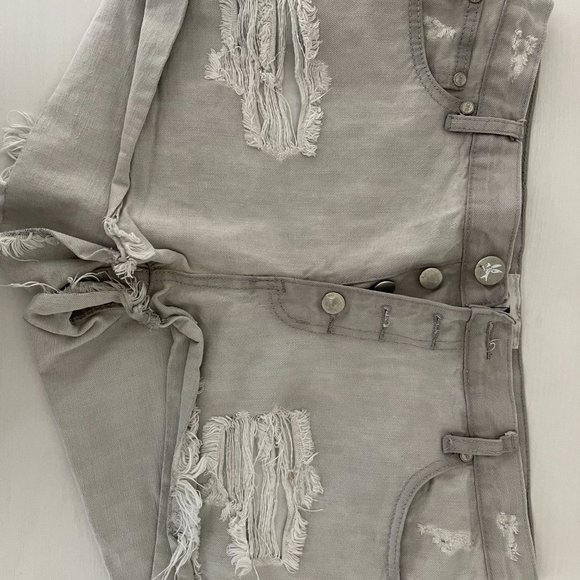 One Tea Spoon Hawk Shorts - Picture 4 of 8